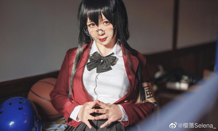 樱落酱w天狼星旗袍cos：coser的完美再现，令人惊艳美丽-51acg